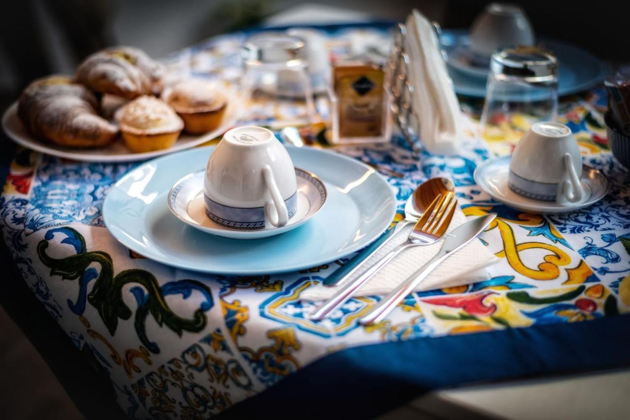 Le Colonne Bed & Breakfast Racale Bagian luar foto