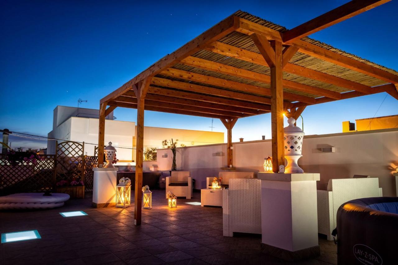Le Colonne Bed & Breakfast Racale Bagian luar foto